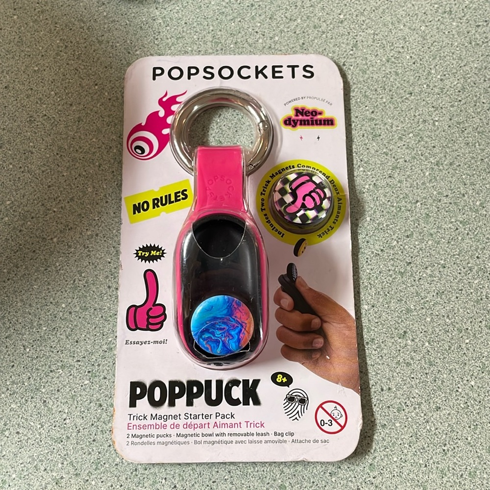 NIB Popsockets PopPuck Trick Magnet Starter Pack Black pink thumbs up